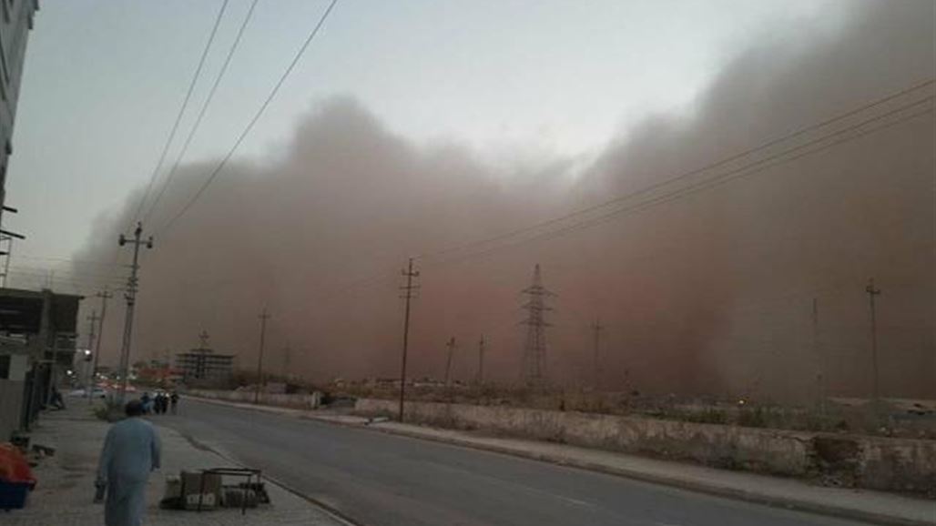بالصور..عواصف ترابية تضرب عددا من محافظات العراق