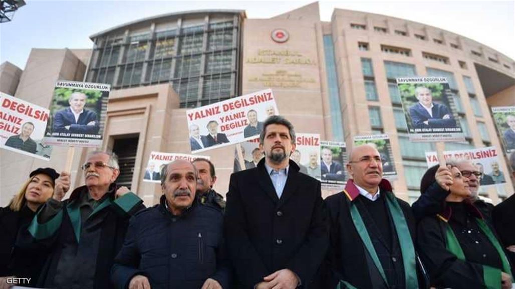 الادعاء التركي يطالب بسجن 13 صحفيا بتهمة الإرهاب