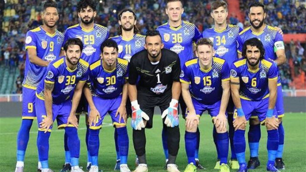 الصقور بالأزرق الكامل أمام السويق العماني