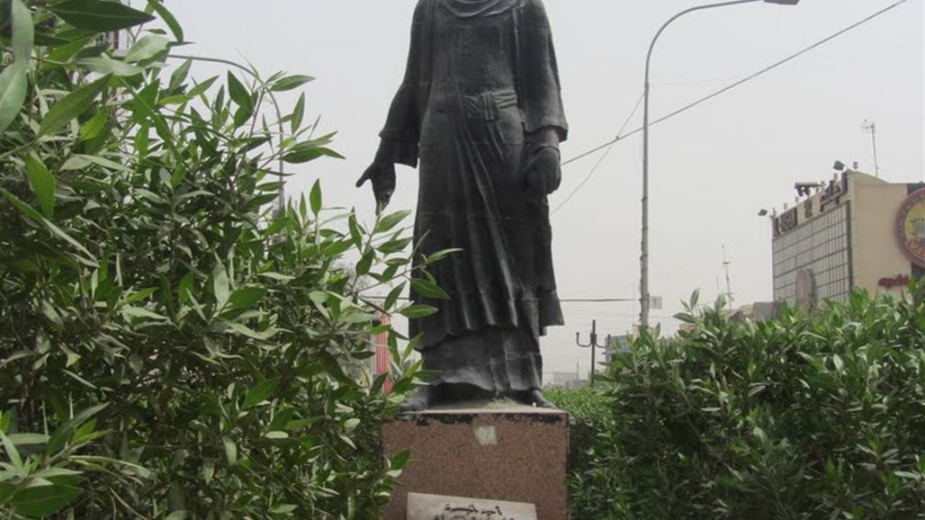 بالصور.. الصدأ يأكل مؤسس البصرة رغم قربه من البلدية