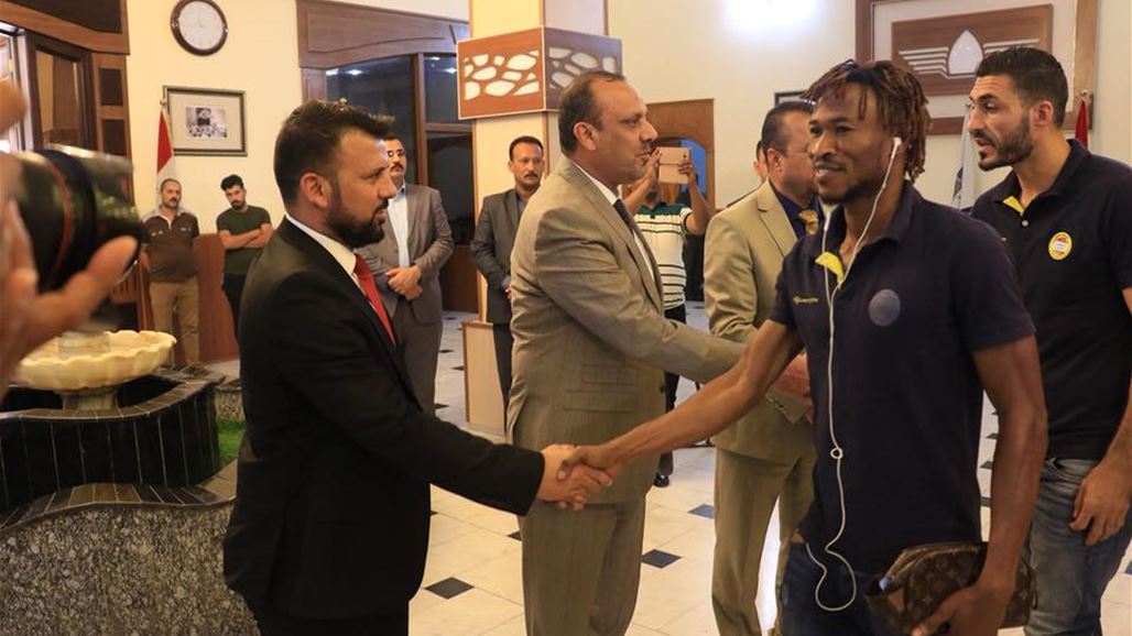 وفد العهد اللبناني يصل الى مطار النجف