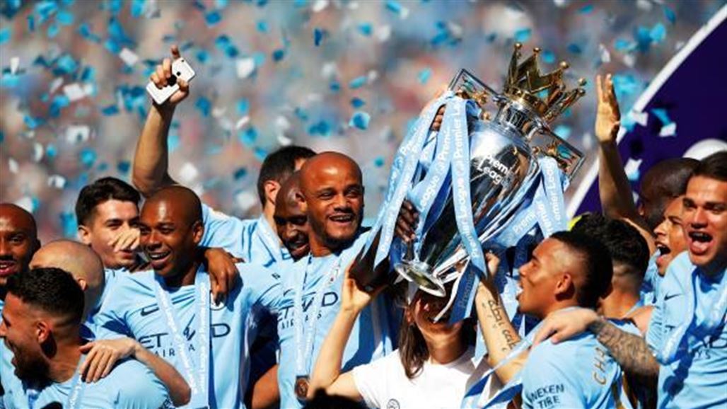 مانشستر سيتي يحتفل بتتويجه بكأس الدوري الإنجليزي