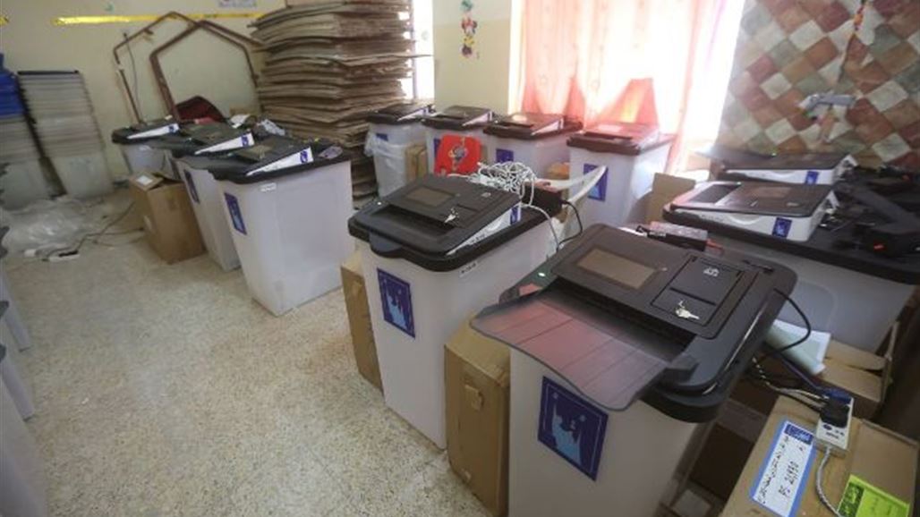 بالصور.. صناديق اقتراع الكترونية لاول مرة في العراق