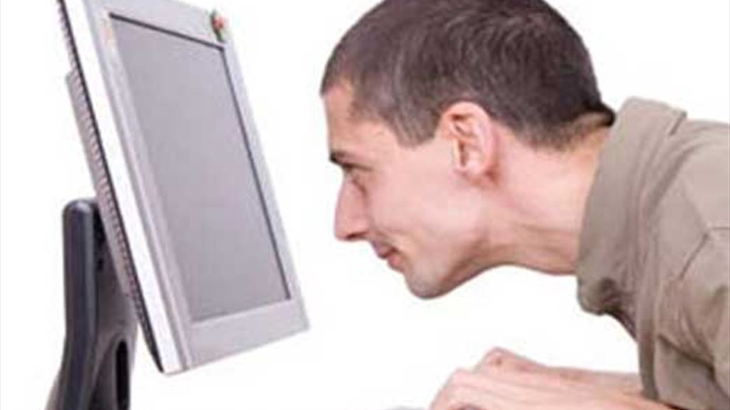 دراسة "مرعبة" للجالسين طويلا أمام الشاشات!