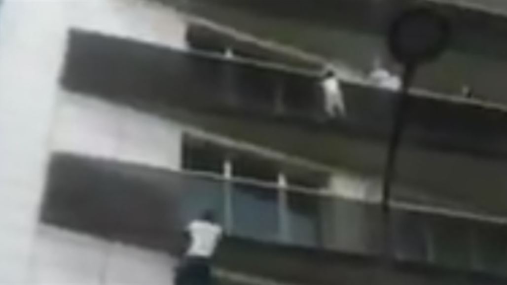 سبيدرمان الحقيقي يظهر في فرنسا لينقذ طفلا من الموت