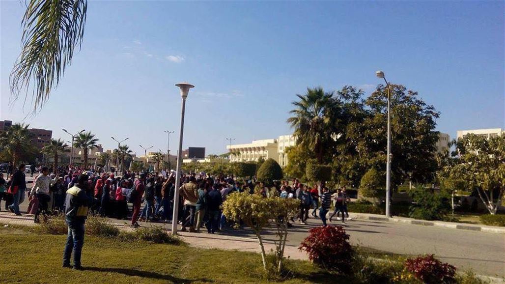 عشرات المصريين ينظمون وقفة احتجاجية أمام السفارة الإسبانية بسبب راموس