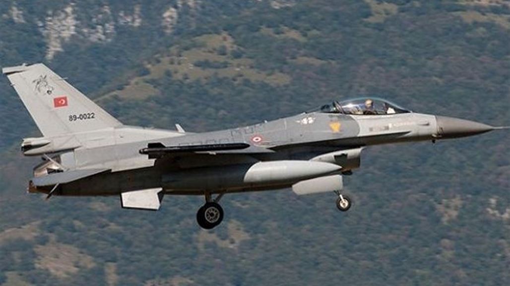 طائرات حربية تركية تهاجم مواقع العمال الكردستاني شمال دهوك