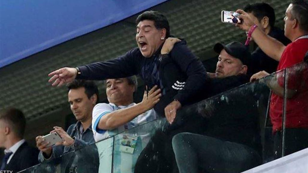 بالصّور: مارادونا يفقد صوابه ويثير الاستغراب في مباراة الارجنتين