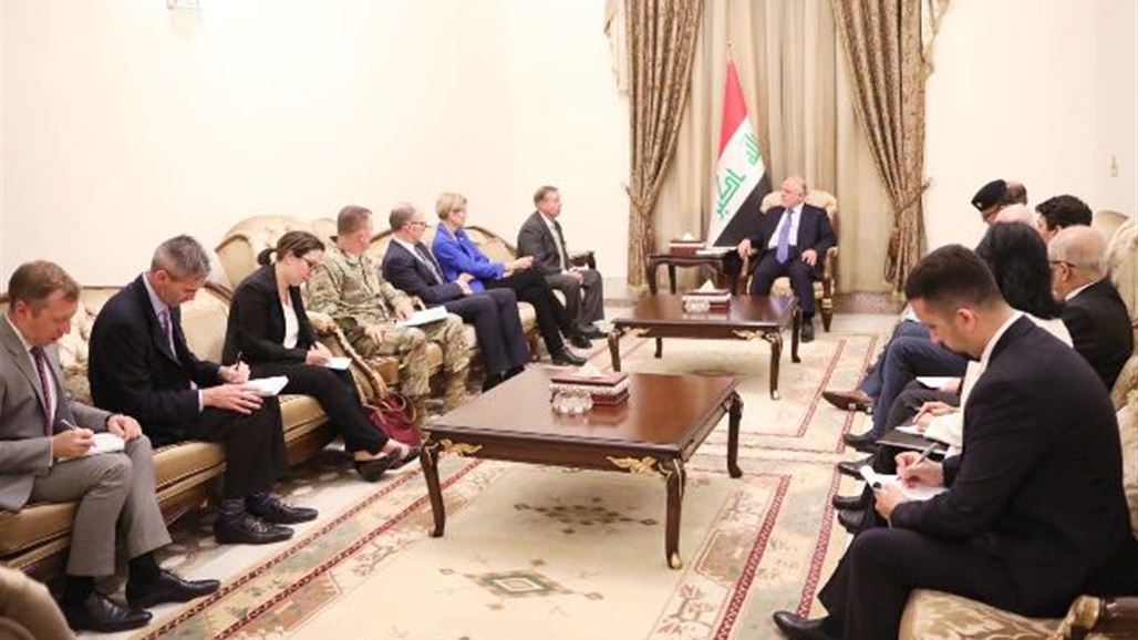 العبادي يبحث مع وفد من مجلس الشيوخ تخفيض عدد المستشارين الامريكيين في العراق