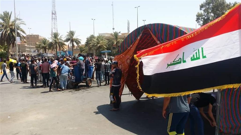 بالصور.. متظاهرو واسط ينصبون سرادق الاعتصام قرب دائرة كهرباء المحافظة