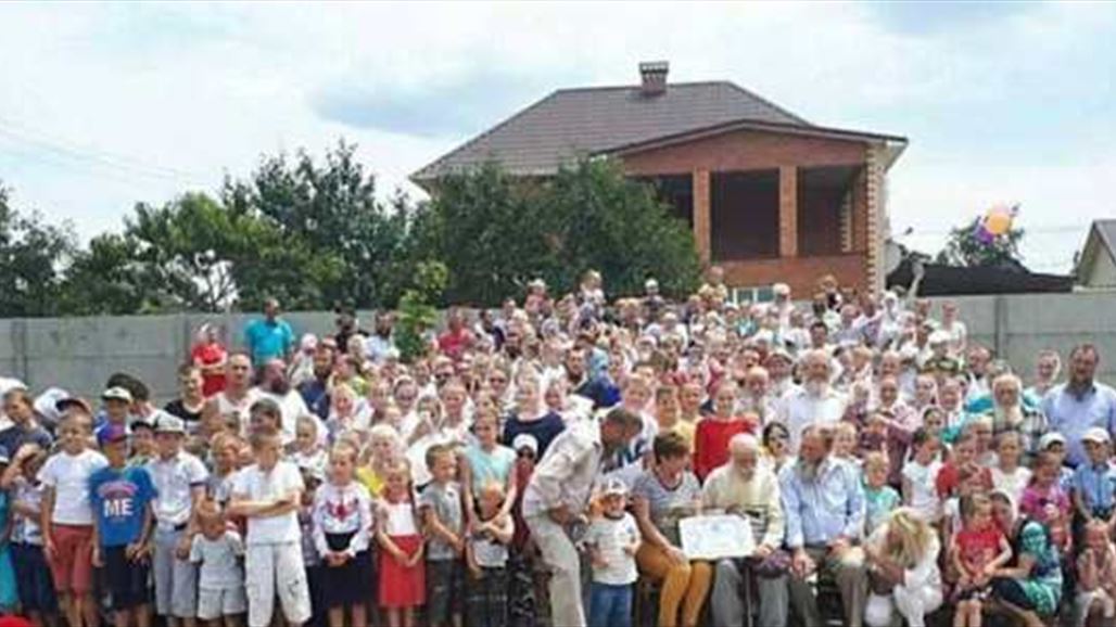 أوكراني يستعد لدخول غينيس بأكبر عائلة في العالم