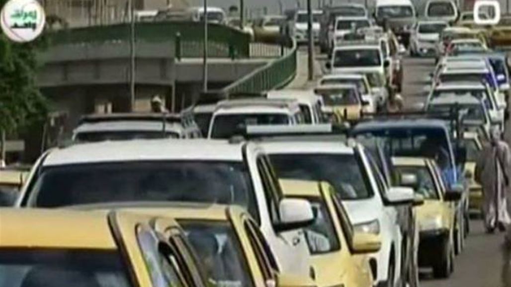مصدر: توقف حركة المرور في سريع الدورة ذهابا وايابا بسبب حادث مروري