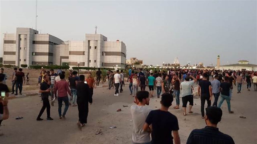 متظاهرو ميسان يقتحمون مبنى المحافظة