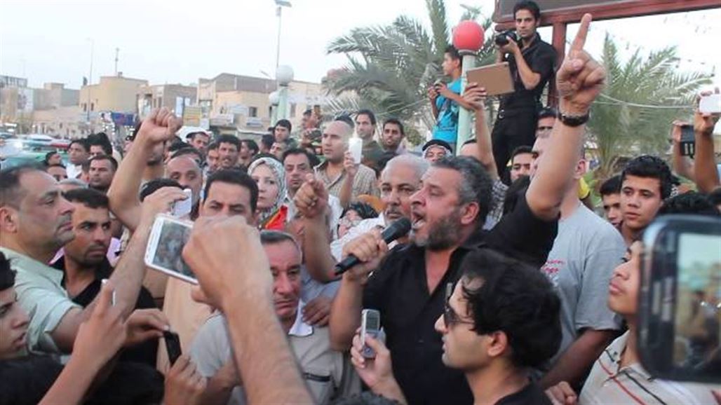 الاف يتظاهرون بقيادة شيوخ عشائر ذي قار في ساحة الحبوبي وسط الناصرية