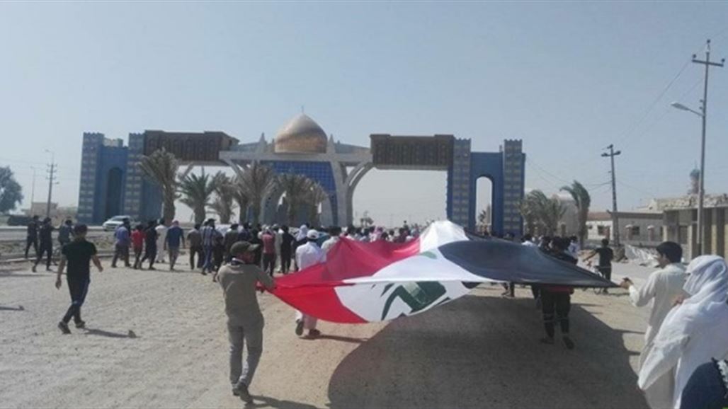 بالصور.. متظاهرو البصرة يُغلقون منفذ سفوان الحدودي مع الكويت
