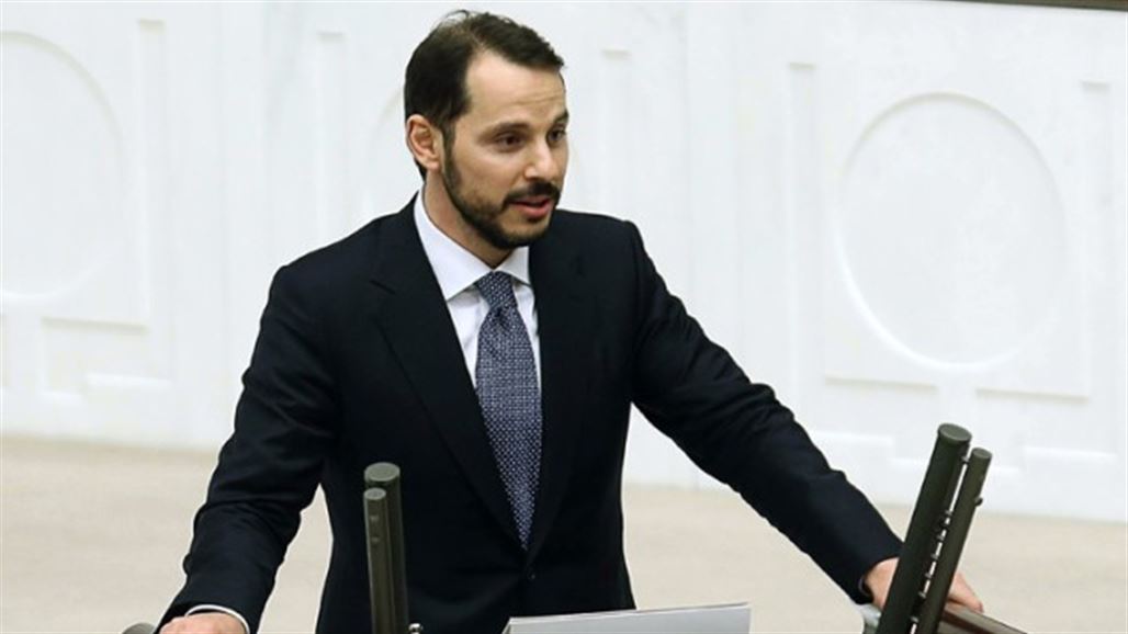 صحيفة تركية: الليرة فقدت نصف قيمتها منذ تولي صهر أردوغان وزارة الخزانة