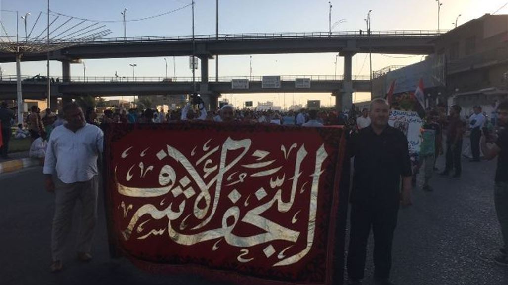 المئات يتظاهرون وسط النجف تحت شعار "مستمرون حتى التغيير"