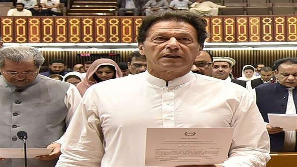 رئيس وزراء باكستان الجديد يتخلى عن القصر ومئات الخدم ويدعو للتقشف