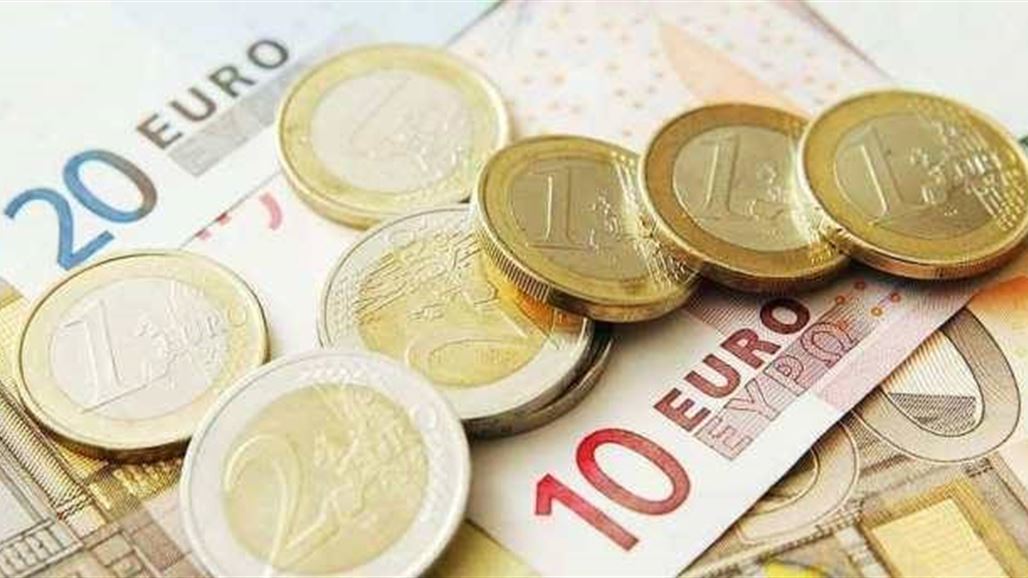 اليورو ينخفض والدولار يصعد عالمياً
