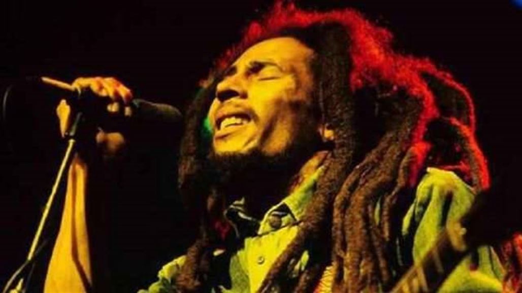 عميل لـ CIA يعترف على فراش الموت بقتل مغني عالمي