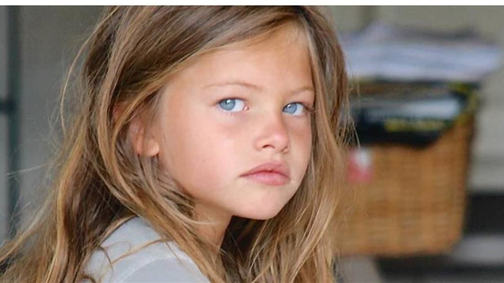 بالصّور: "أجمل طفلة في العالم" تطلق خط موضة خاصًا بها