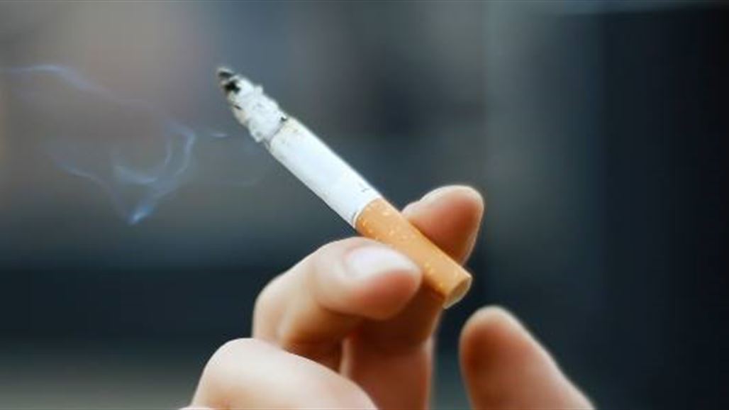 دراسة: دخان السجائر يضر البصر