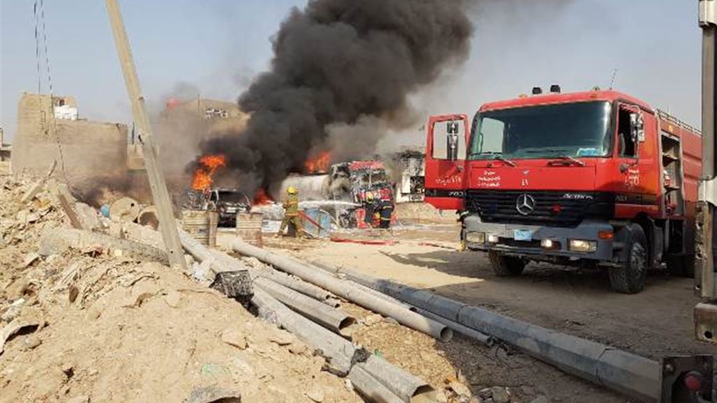 بالصورة.. اندلاع حريق داخل مرآب للشاحنات شرقي بغداد