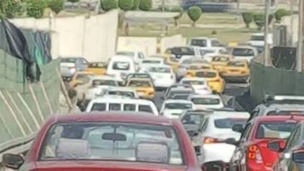 اعمال صيانة وحادث سير يتسببان بزخم مروري على جسري الطابقين والجادرية