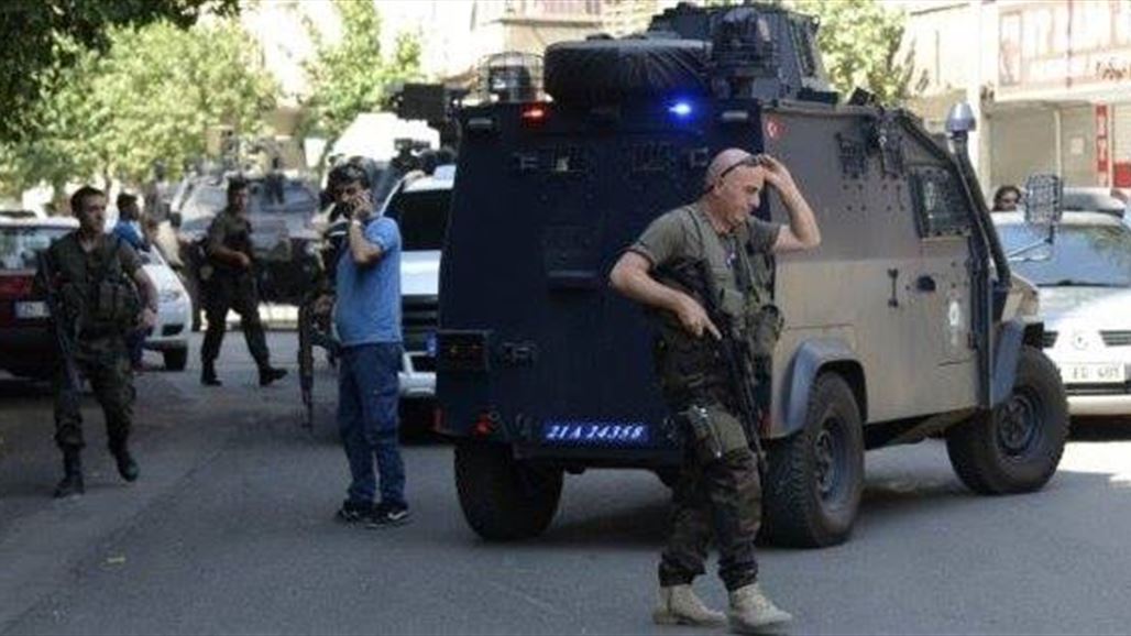 تركيا .. اعتقال 61 عسكريا للاشتباه في صلتهم بغولن