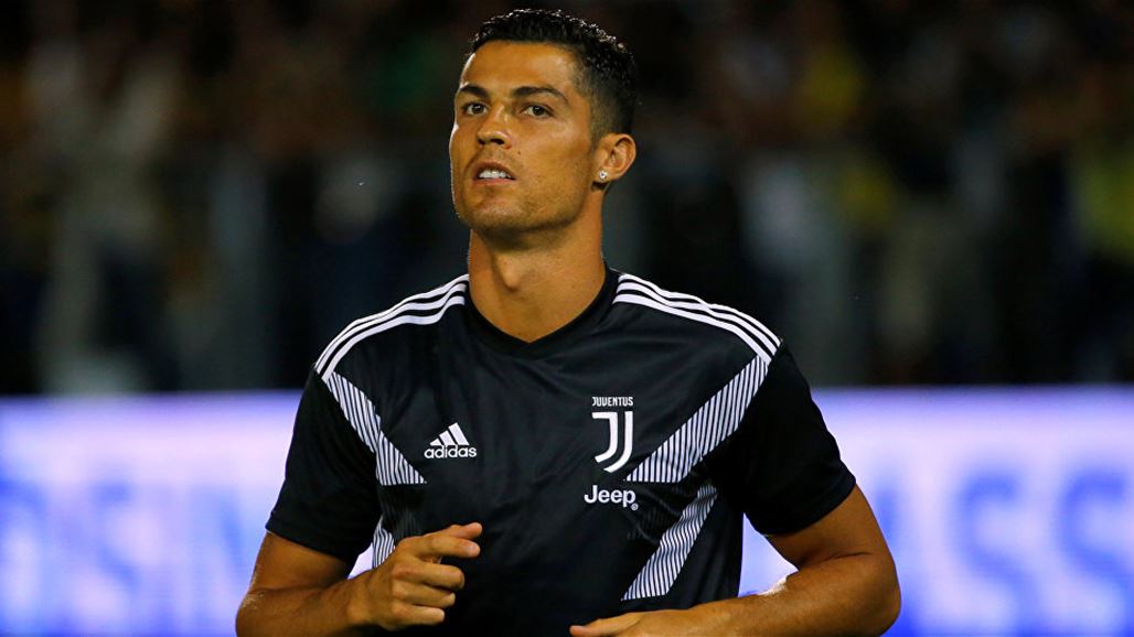 رونالدو يهنئ مودريتش ويعلق على هدف صلاح
