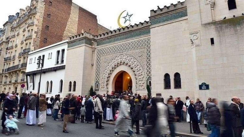 فرنسا تجمد أصول الاستخبارات الإيرانية وتغلق مراكز "شيعية"