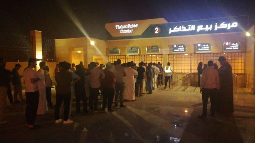 بالصورة.. الجماهير تتوافد لشراء تذاكر مواجهة العراق والأرجنتين