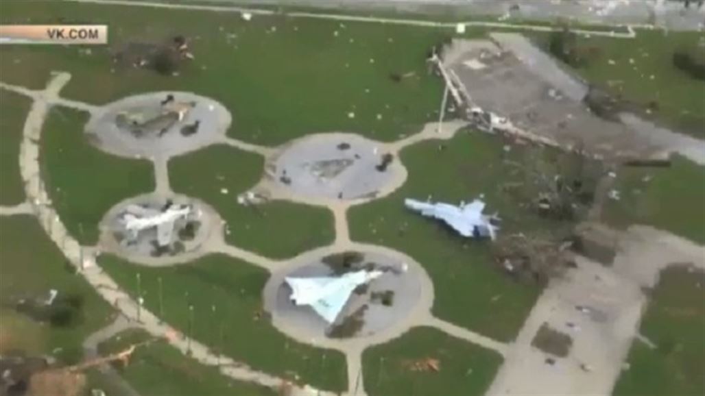 إعصار عاتٍ يدمر قاعدة جوية امريكية في فلوريدا