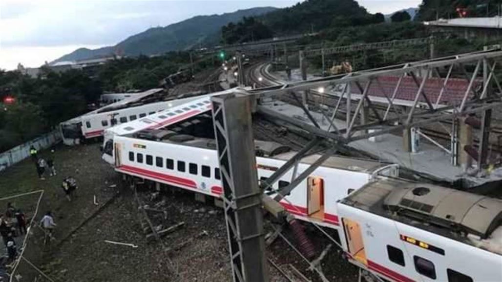 17 قتيلا جراء انحراف قطار من مساره في تايوان
