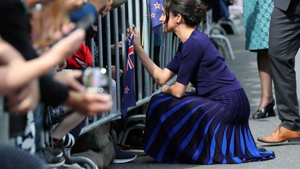 بالصور: ما سرّ التنورة الشفافة التي ارتدتها ميغان ماركل في نيوزيلندا؟