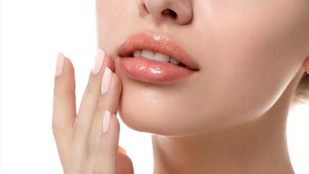 4 طرق لعالج تشقق الشفاه... اكتشفيها!
