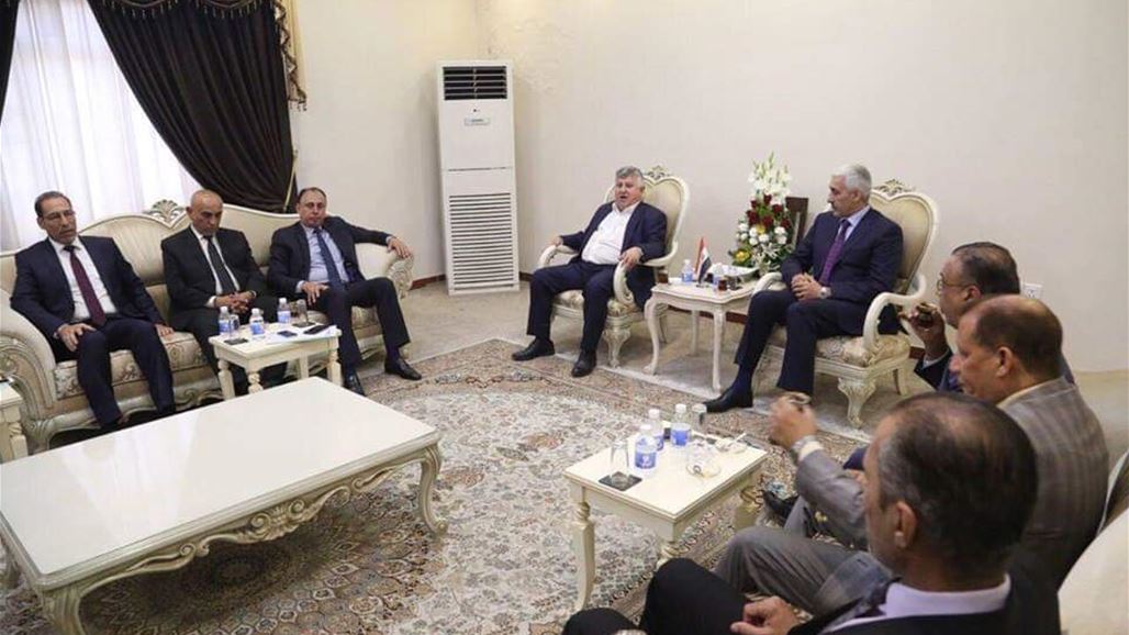 الشباب والرياضة واتحاد الكرة يؤكدان على تذليل العقبات وفق القانون