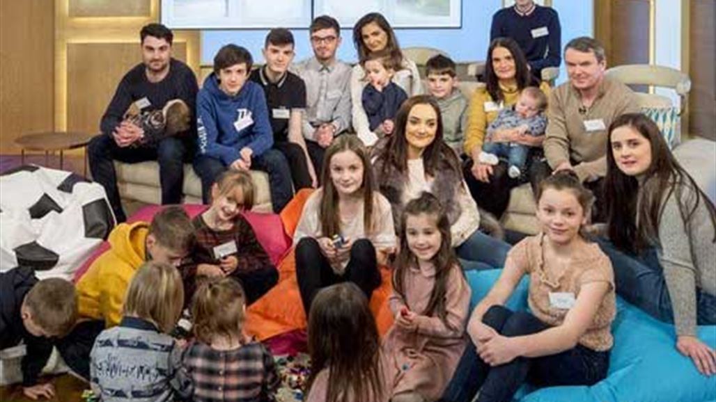 أسرة تحتفل بقدوم المولود رقم 21!