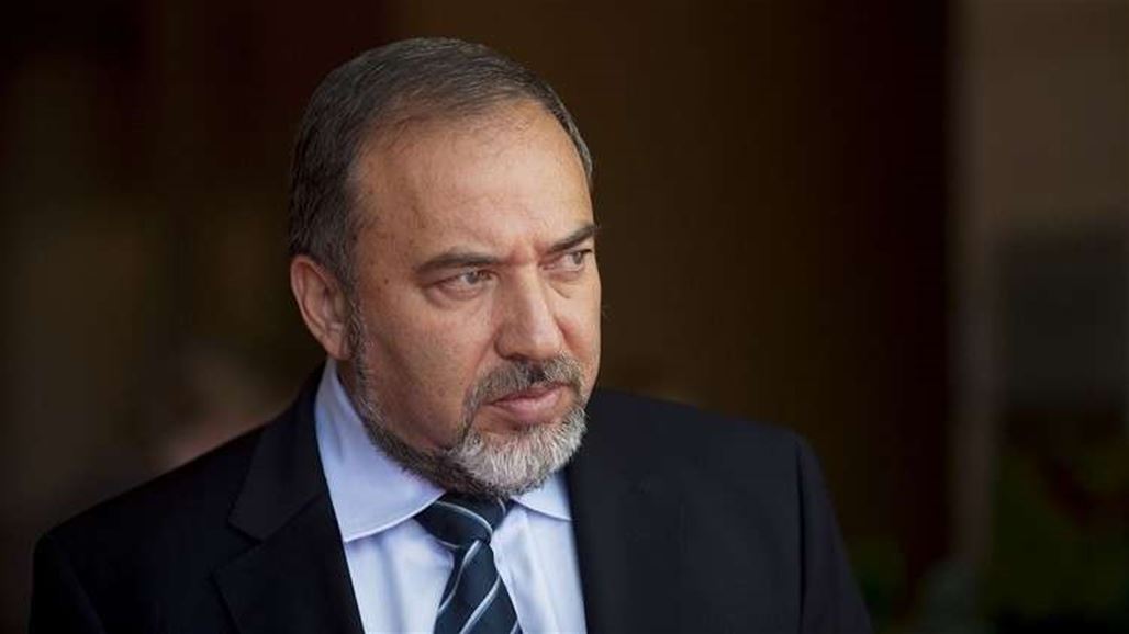 رويترز: وزير الدفاع الاسرائيلي لم يستقل من منصبه