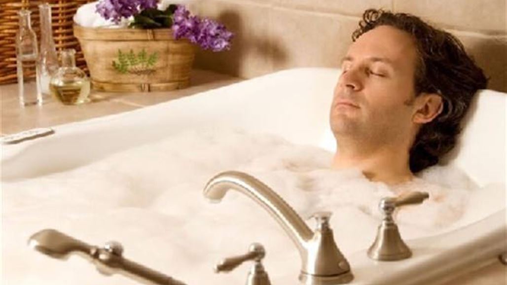 لهذه الأسباب الحمام الساخن أفضل علاج للخاملين!