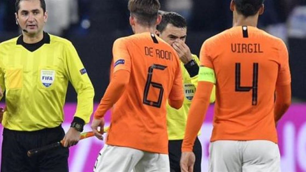 حكم مباراة هولندا والمانيا يكمل اللقاء بالرغم من وفاة والدته
