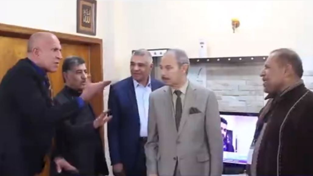 انتقادات واسعة لمحافظ نينوى بسبب "اهانته" مدير مدرسة والتربية تعلق