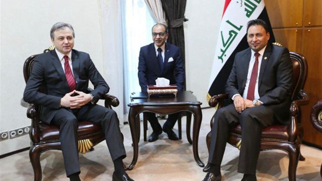 الكعبي والسفير الصربي يبحثان إمكانية دخول العراقيين إلى صربيا بدون فيزا