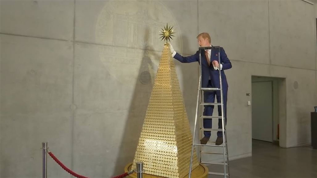 بالفيديو والصور: أغلى شجرة ميلاد في أوروبا تفوق 2 مليون دولار!