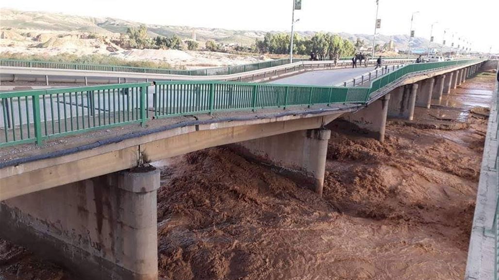 انهيار جسر طوز خورماتو الرئيسي على الطريق الدولي بين كركوك وبغداد