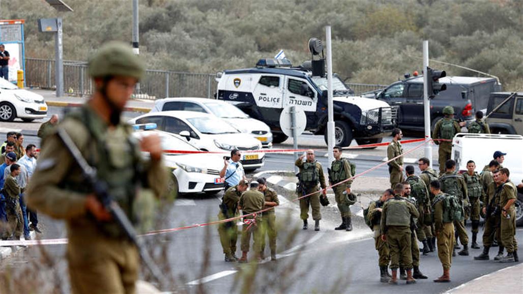 قوة إسرائيلية كبيرة تحاصر وزارة المالية الفلسطينية