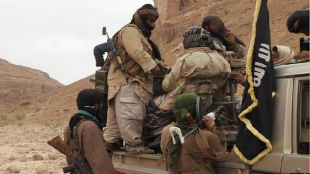  مواجهات حية مع داعش وعناصر التنظيم يتركون العراقي يُلاقي مصيره