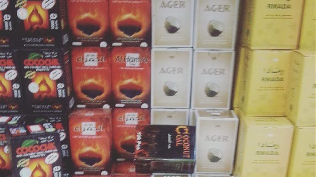 بالصور.. ضبط معسل وفحم اراكيل مخبأة تحت شحنة خضروات في الخازر