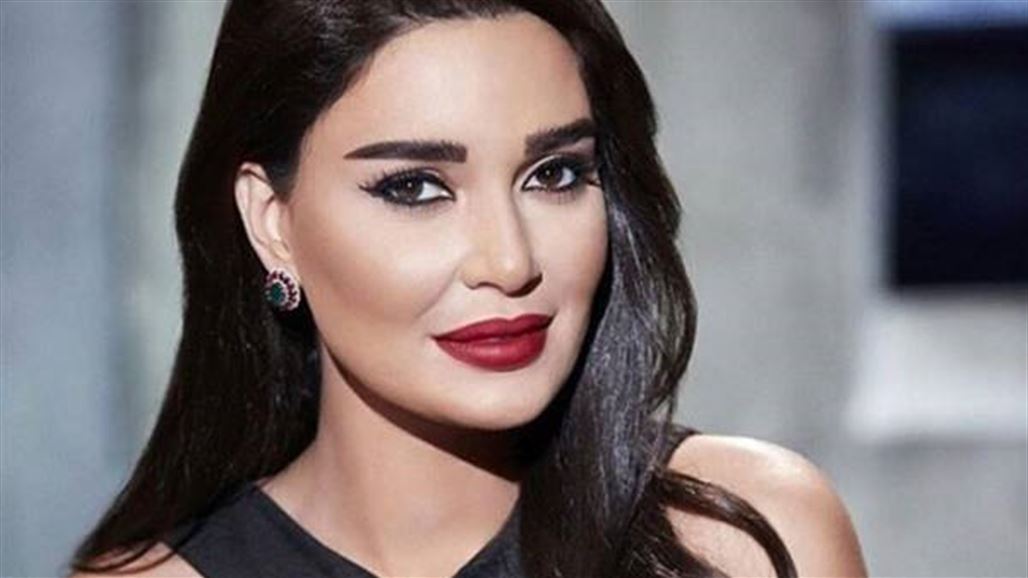 بالفيديو: سيرين عبد النور تحتفل بأجواء العيد مع طفلها