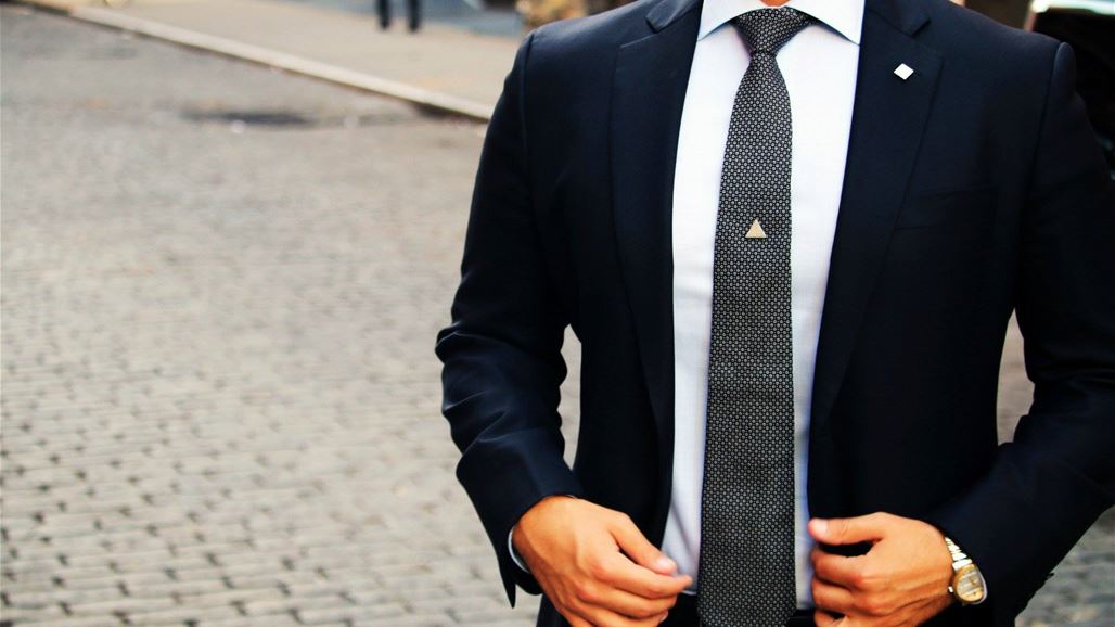 ما هي الآثار السلبية التي تخلّفها ربطة العنق لدى الرجال؟